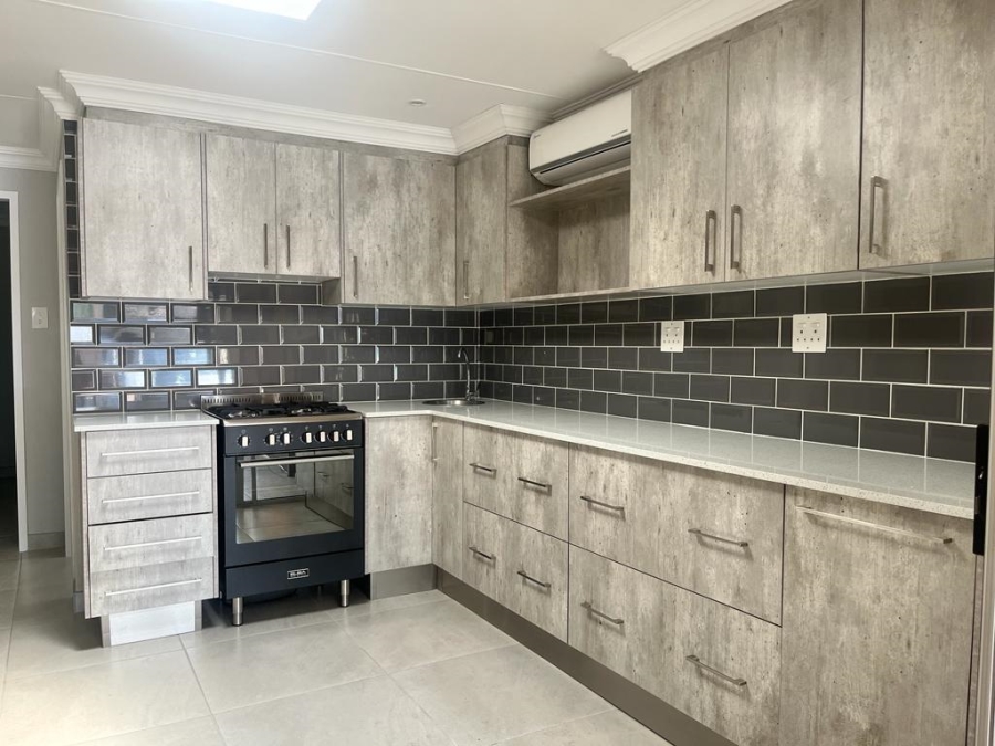 4 Bedroom Property for Sale in Riverside Beach Club Free State